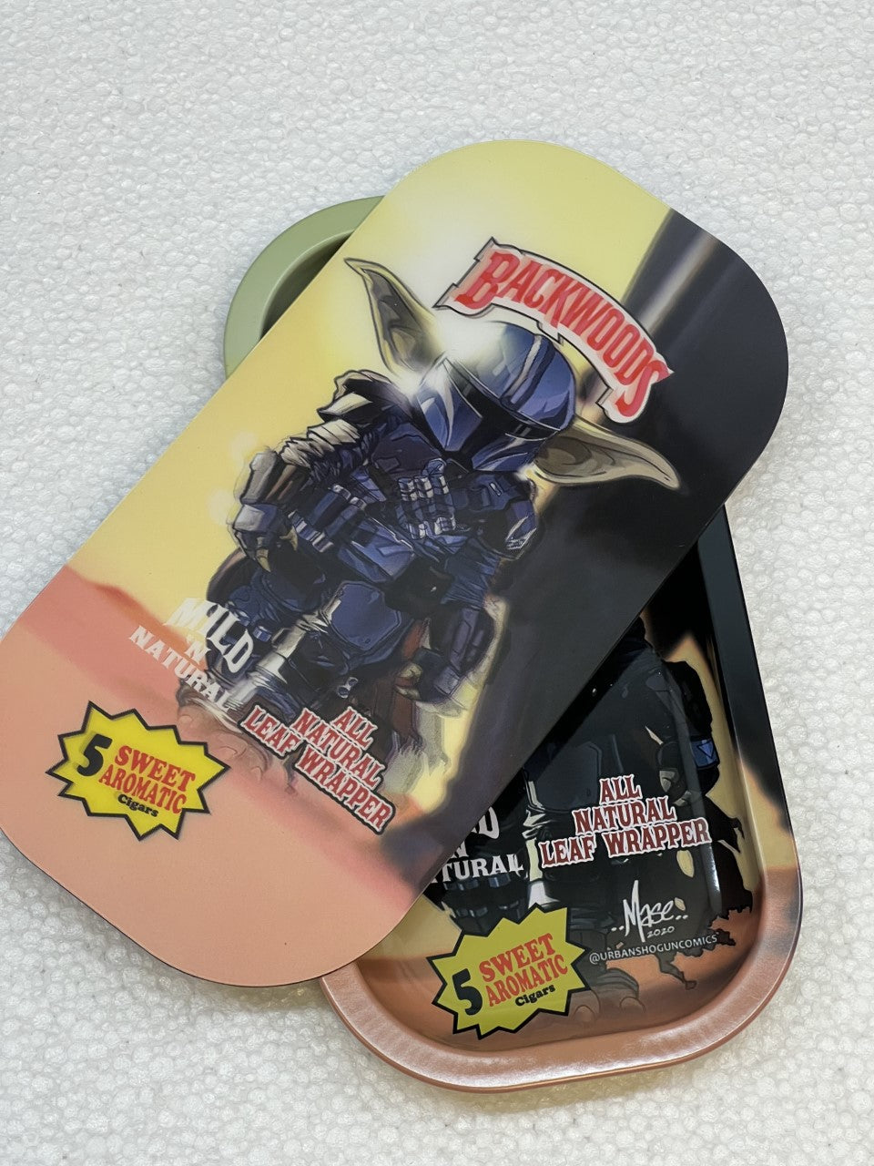 ROLLING TRAY WITH 3D MAGNETIC LID