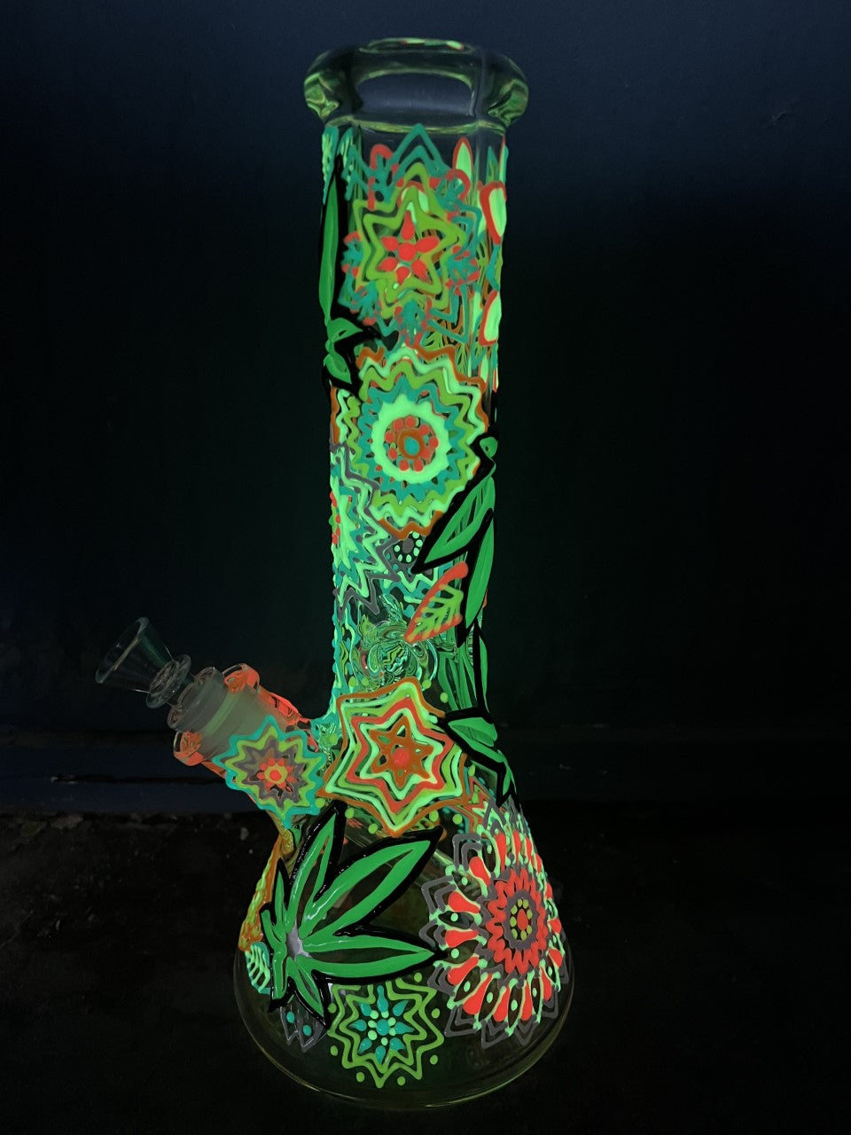 13'' COLOR GLOW IN DARK BEAKER